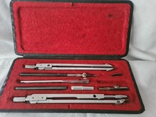 Antikes Reisszeug Student